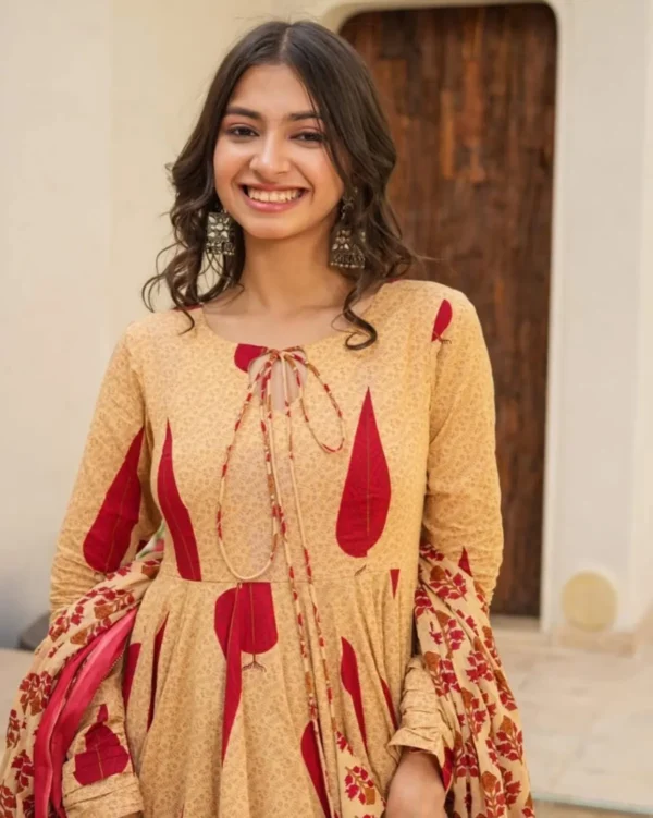 Red_Colour_Mughal_Print_Anarkali_Suit